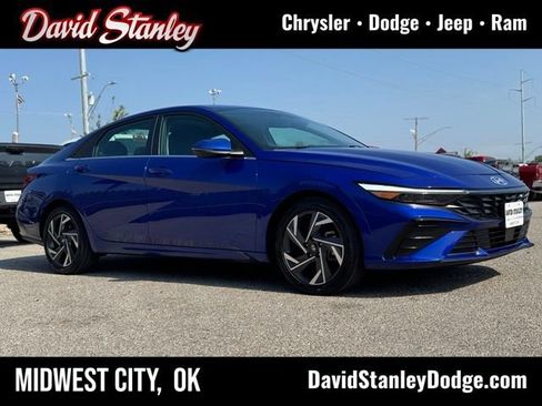 Used 2025 Hyundai Elantra Limited FWD image 1
