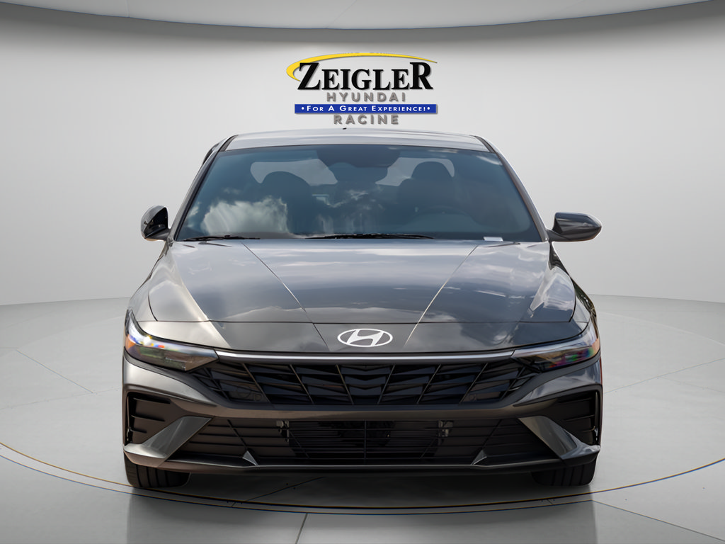 New 2025 Hyundai Elantra SEL FWD image 3