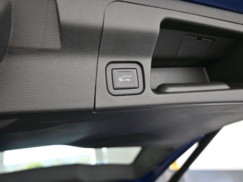 Used 2023 GMC Acadia SLE w/ Driver Convenience Package image 44