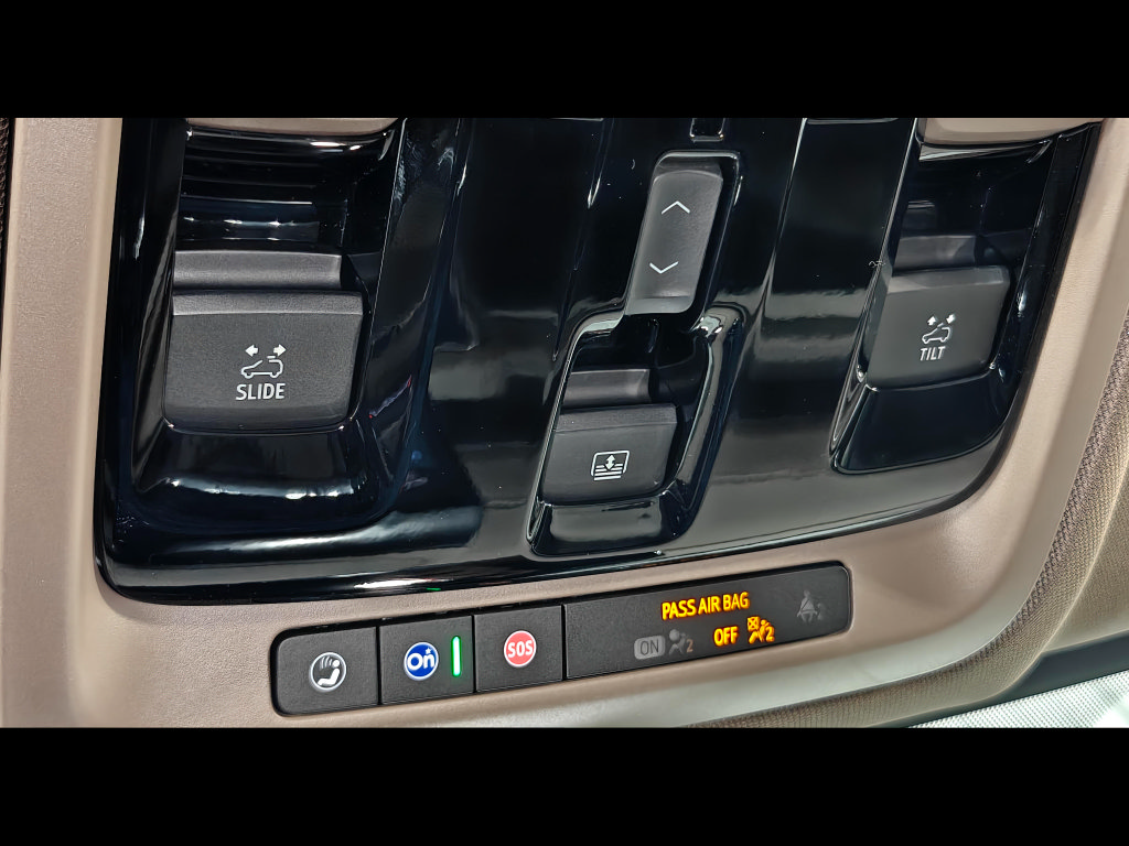 Used 2026 GMC Yukon Denali w/ Advanced Technology Package AWD/4WD image 13