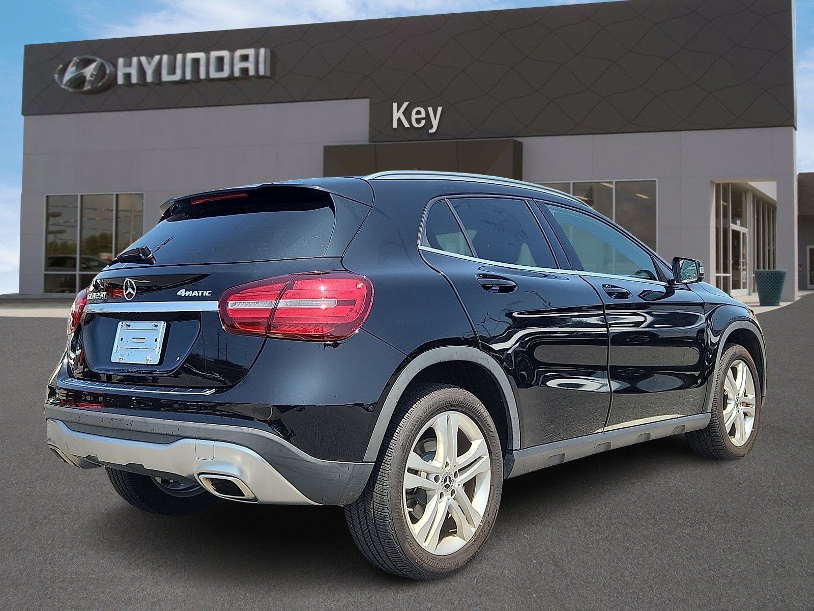 Used 2018 Mercedes-Benz GLA 250 4MATIC image 4
