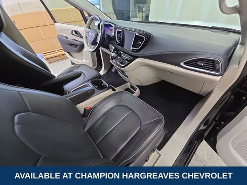 Used 2020 Chrysler Pacifica Limited w/ Tire & Wheel Group image 37