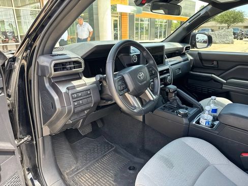 Used 2025 Toyota 4Runner SR5 AWD/4WD image 10