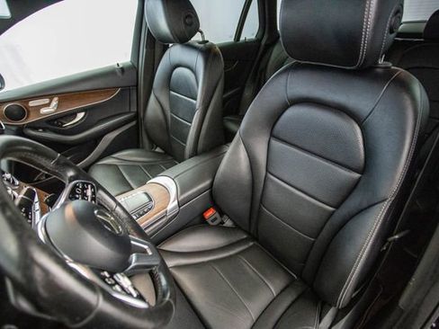 Used 2020 Mercedes-Benz GLC 300 4MATIC w/ Parking Assistance Package image 19