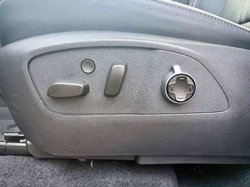 Used 2025 Buick Enclave Avenir w/ Super Cruise Package image 31