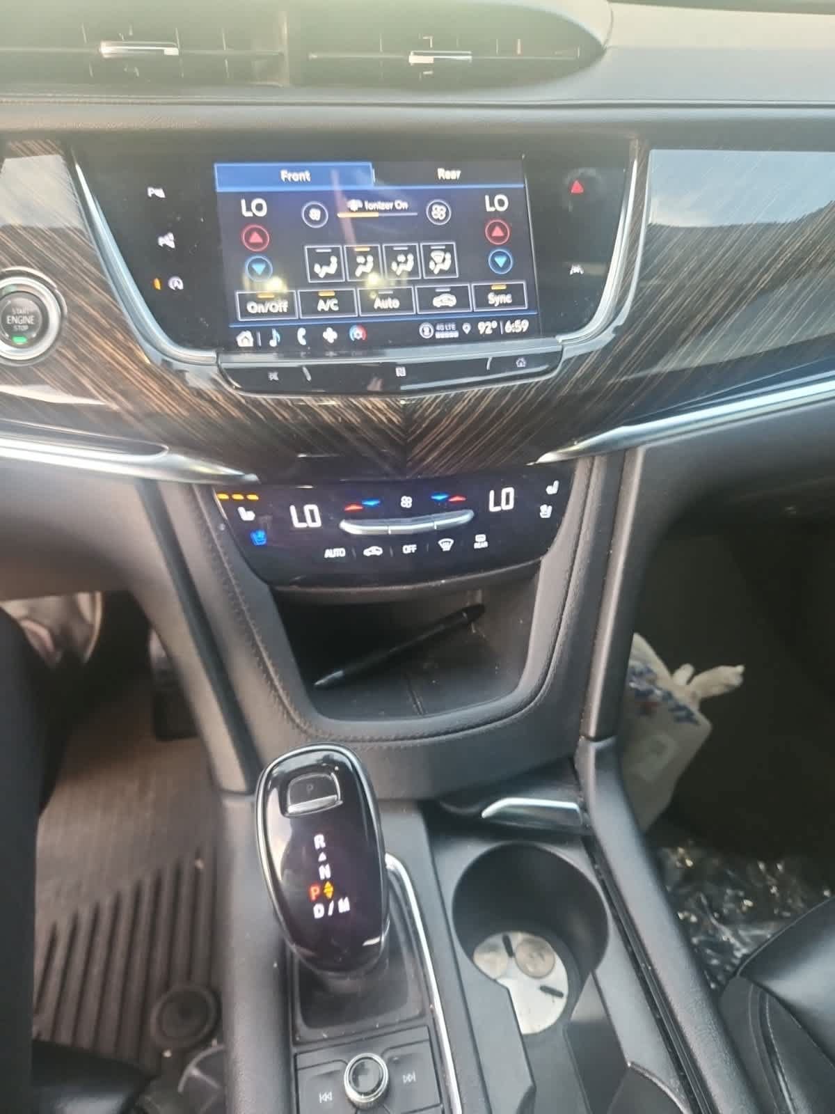 Used 2021 Cadillac XT6 Premium Luxury FWD image 2