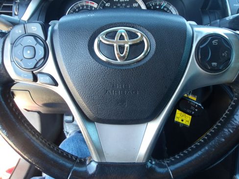 Used 2014 Toyota Camry SE image 20
