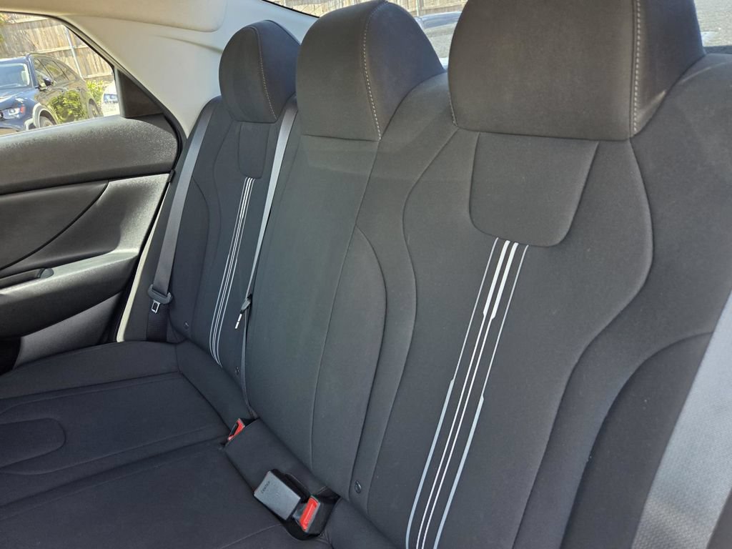 Used 2024 Hyundai Elantra SEL FWD image 11