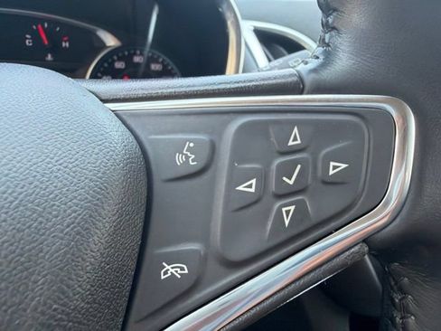 Used 2021 Chevrolet Equinox LT FWD image 21