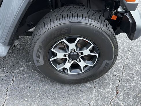Used 2019 Jeep Wrangler Unlimited Rubicon AWD/4WD image 40