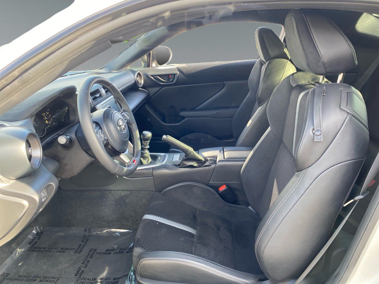 Used 2025 Toyota GR86 Premium w/ Performance Package RWD image 9