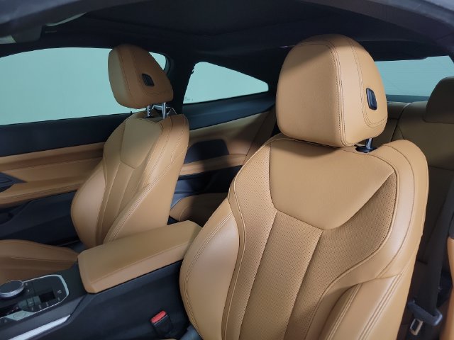 Used 2024 BMW 430i Coupe w/ M Sport Package RWD image 17