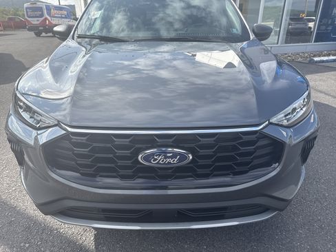 Used 2025 Ford Escape ST-Line w/ Tech Pack #1 AWD/4WD image 8
