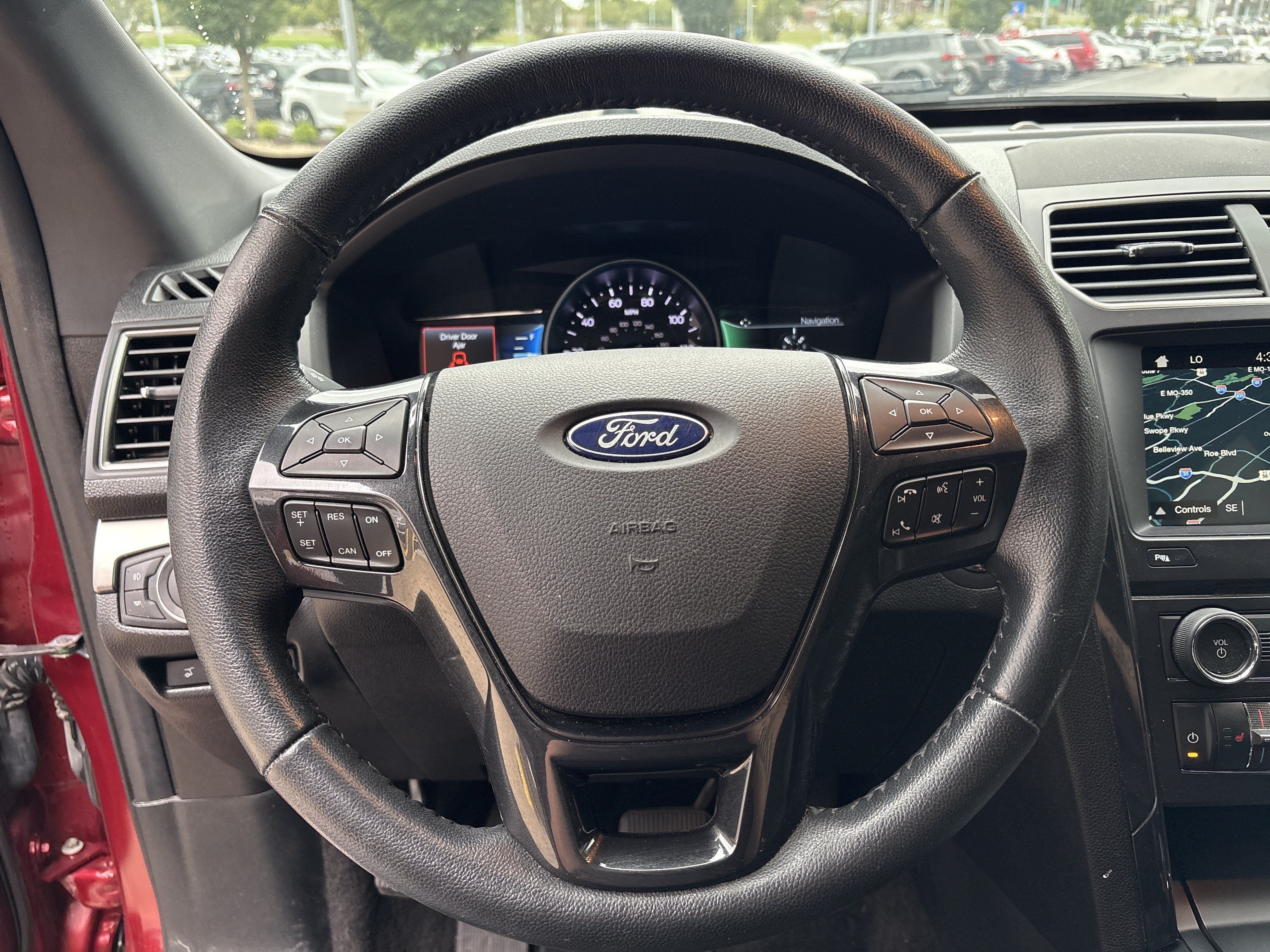 Used 2018 Ford Explorer XLT w/ Equipment Group 202A FWD image 18