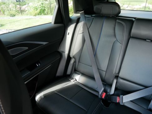 Used 2026 Cadillac Lyriq Premium Luxury w/ LPO, Floor Liner Package AWD/4WD image 10