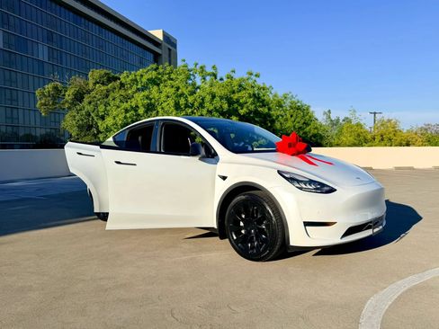 Used 2020 Tesla Model Y Long Range AWD/4WD image 49