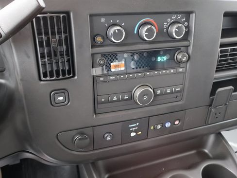 New 2025 GMC Savana 2500 w/ Enhanced Convenience Package RWD image 18