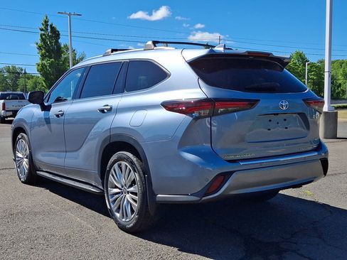Certified 2024 Toyota Highlander Platinum AWD/4WD image 23