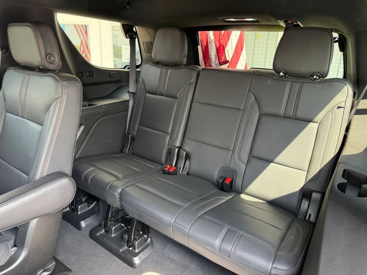 Used 2021 Chevrolet Tahoe RST w/ Luxury Package AWD/4WD image 28