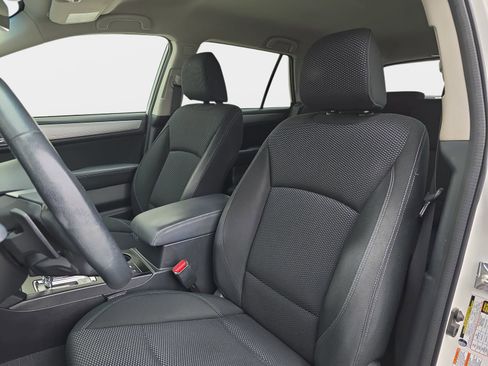 Used 2019 Subaru Outback 2.5i Premium AWD/4WD image 17