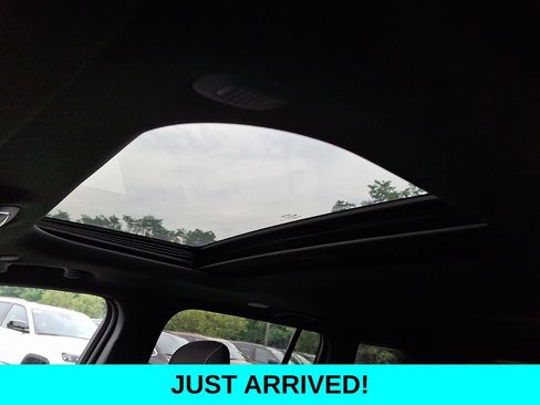 Used 2024 Jeep Grand Cherokee Laredo X w/ Trailer Tow Package AWD/4WD image 16