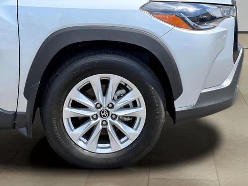 Used 2024 Toyota Corolla Cross LE AWD/4WD image 39