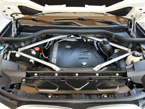 Used 2024 BMW X7 xDrive40i w/ M Sport Package AWD/4WD image 66