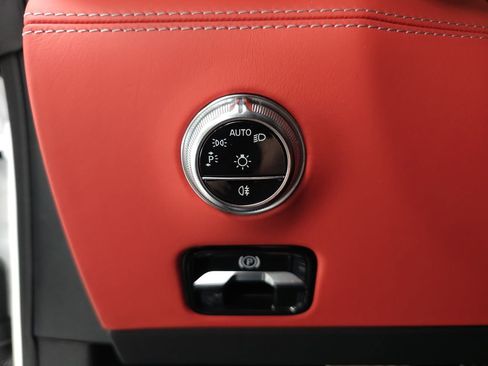 Used 2023 Mercedes-Benz SL 63 AMG 4MATIC w/ Driver Assistance Package image 11