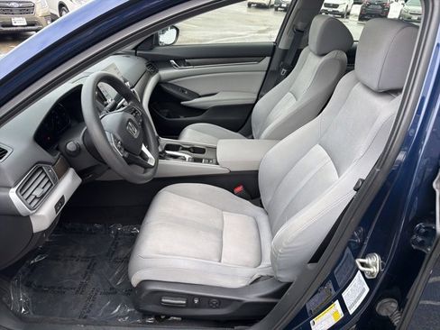 Used 2018 Honda Accord EX image 45