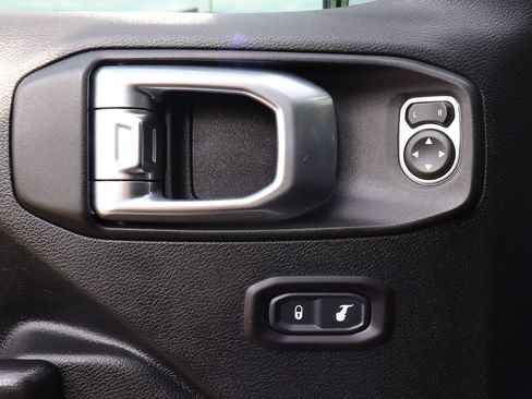 Used 2020 Jeep Wrangler Unlimited Sport S image 19