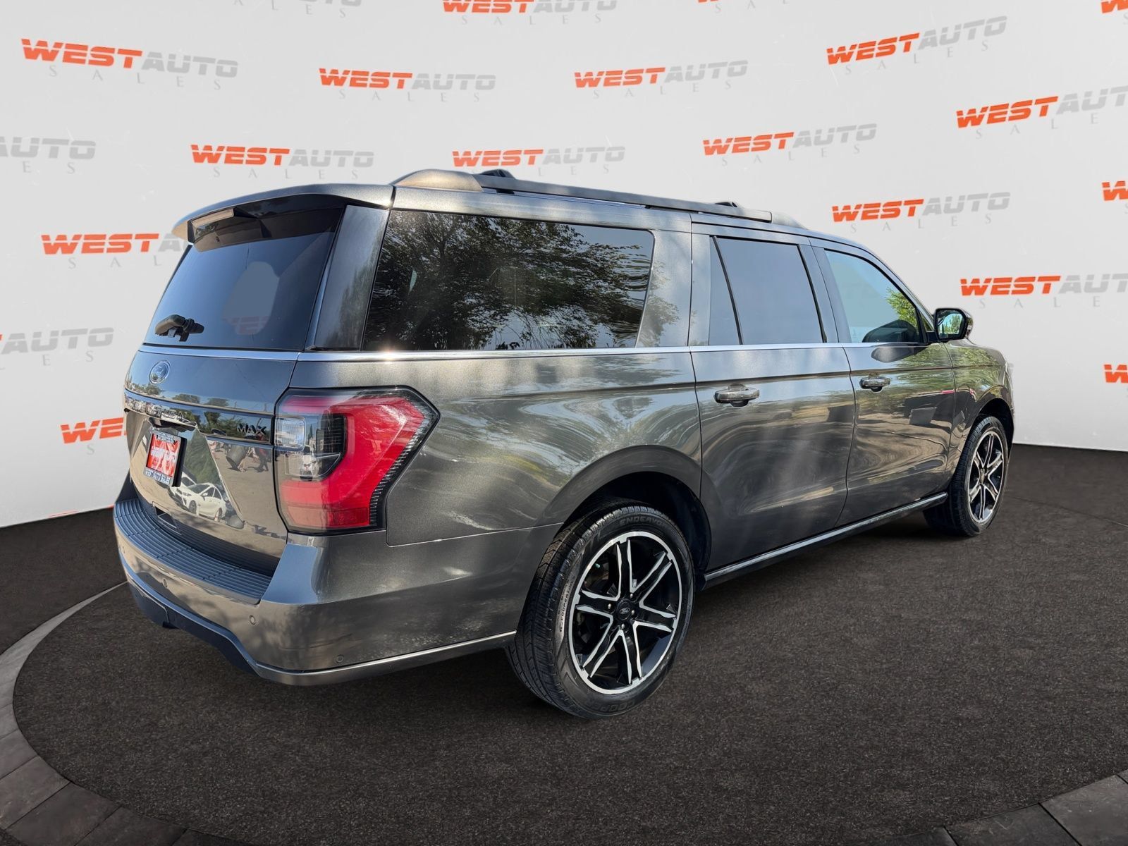 Used 2020 Ford Expedition Max Limited w/ Equipment Group 303A AWD/4WD image 5