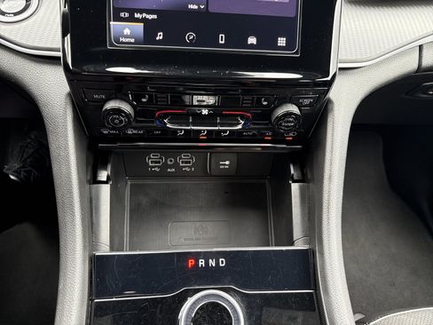 Used 2024 Jeep Grand Cherokee Altitude AWD/4WD image 19