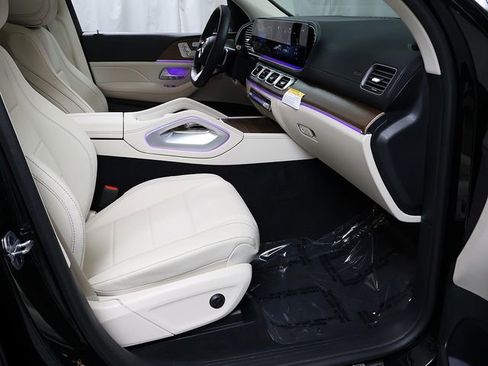 Certified 2026 Mercedes-Benz GLS 450 4MATIC image 38