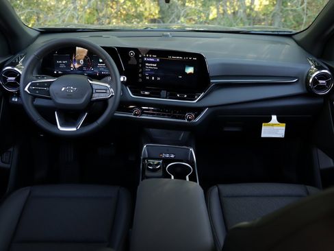 New 2026 Chevrolet Equinox LT w/ Convenience Package II image 23