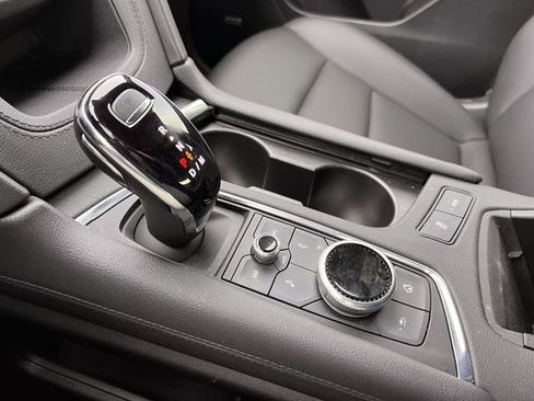 New 2026 Cadillac XT5 Luxury image 17