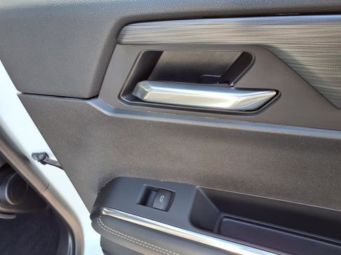 Used 2025 GMC Acadia Elevation image 26