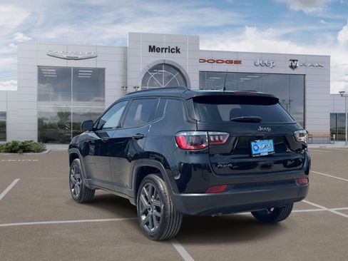 Used 2025 Jeep Compass Limited w/ Sun & Sound Group AWD/4WD image 8