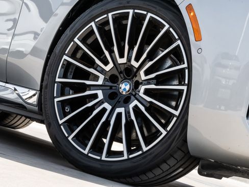 Certified 2024 BMW i7 eDrive50 image 9