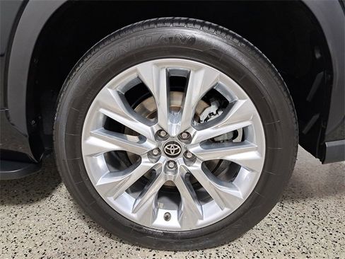 Used 2021 Toyota Highlander Limited image 8