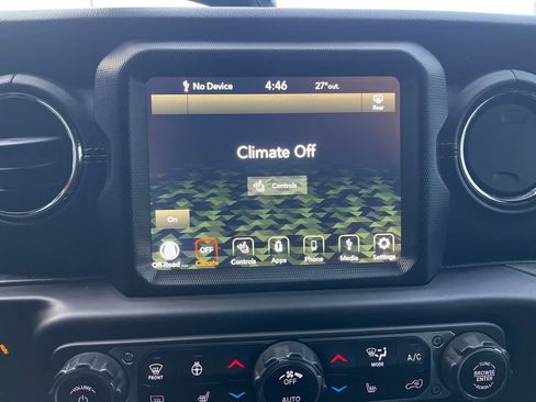 Used 2021 Jeep Wrangler Unlimited Sahara image 20