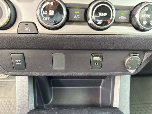 Used 2017 Toyota Tacoma SR5 image 26