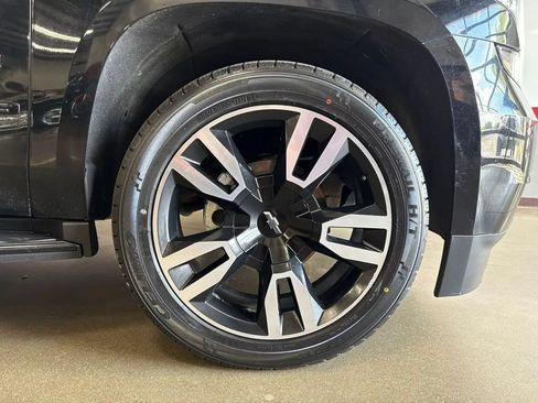 Used 2019 Chevrolet Tahoe Premier AWD/4WD image 22