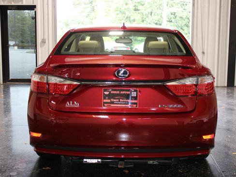 Used 2013 Lexus ES 300h w/ Luxury Pkg FWD image 4