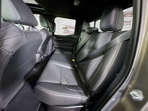 Used 2024 Toyota Tacoma Limited image 29