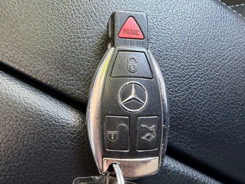 Used 2014 Mercedes-Benz GL 450 4MATIC image 30