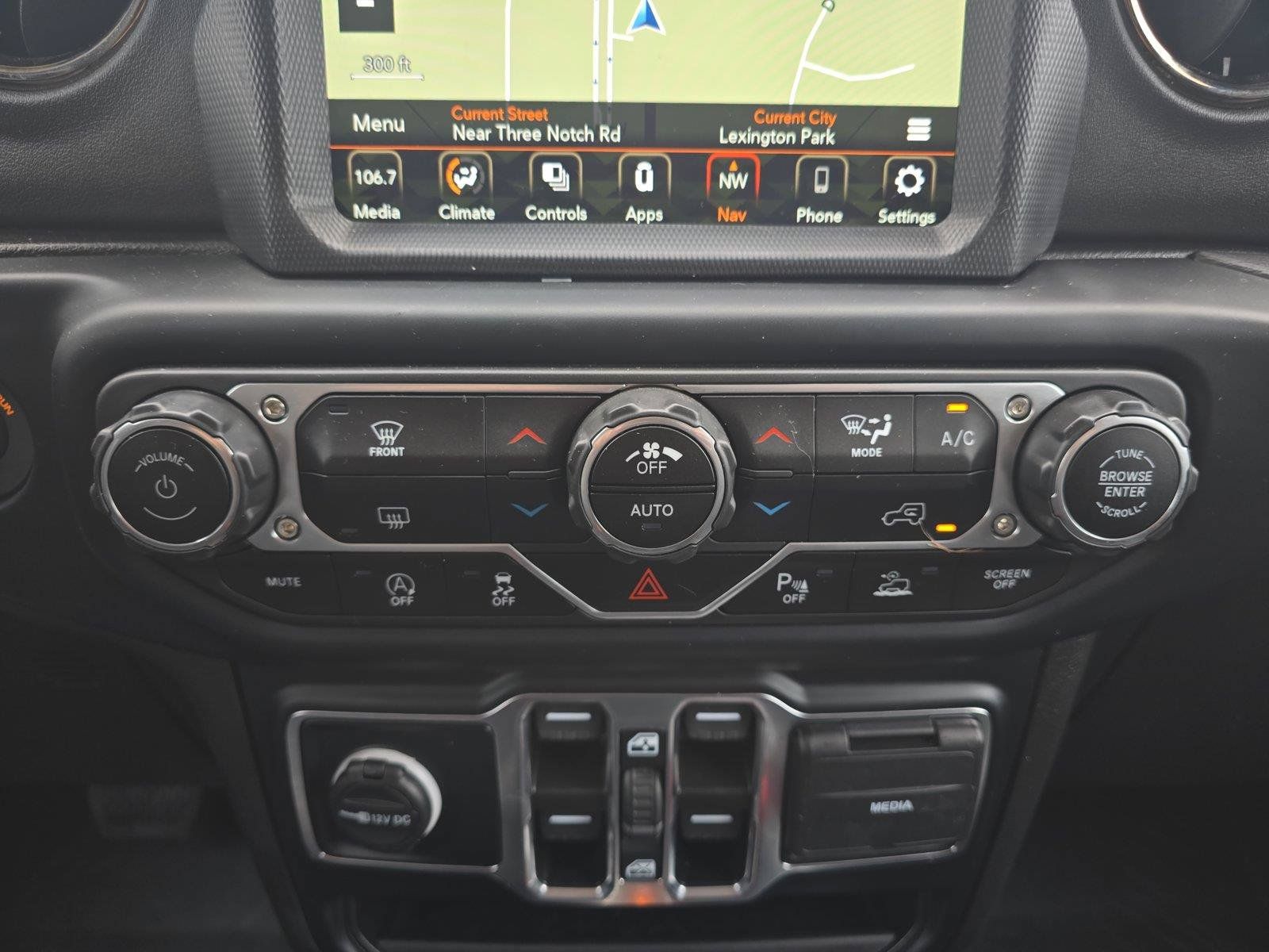 Used 2023 Jeep Gladiator Overland AWD/4WD image 17