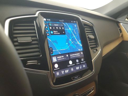 Certified 2024 Volvo XC90 T8 Plus AWD/4WD image 28