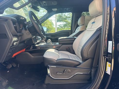 New 2025 Ford F150 Lightning Platinum image 23