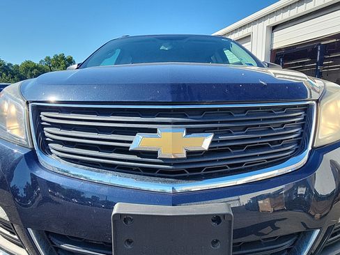 Used 2015 Chevrolet Traverse LS FWD image 11
