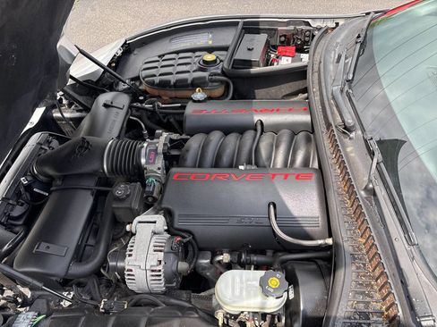 Used 2004 Chevrolet Corvette Convertible w/ Preferred Equipment Group image 20